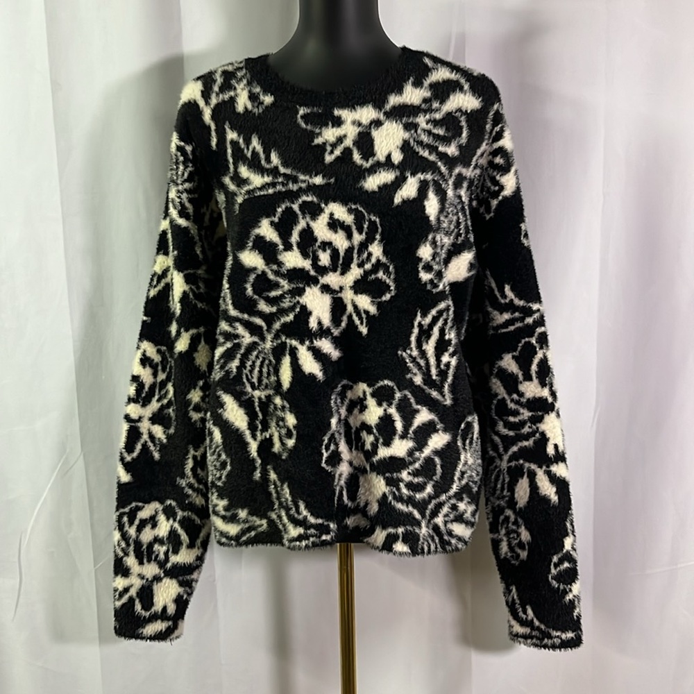 Rachel Zoe Black & White Floral Print Long Sleeve Fuzzy Crewneck Sweater